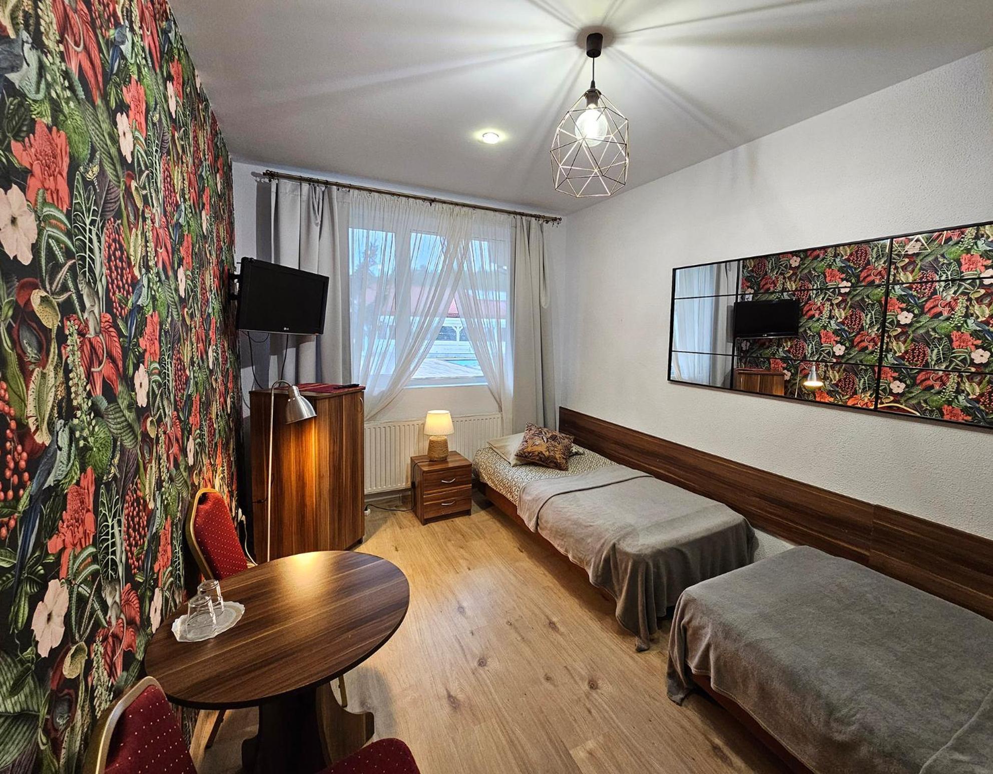 Hotel Kurpia Arte Новогрод Екстериор снимка